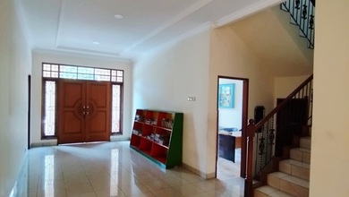Penawaran Eksklusif, rumah Prestisius di Permata Buana, Jakarta Barat, LB 300m²