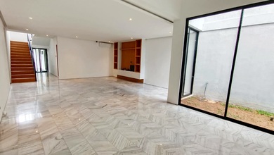 Rumah Elegan di Joglo, Jakarta Barat, 4 Kamar Tidur, LT 300m²