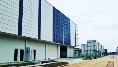 Gudang Lucky Point Kapuk, Murah, 300 M2, Ada Office, Bagus, Brand New, Siap Pakai