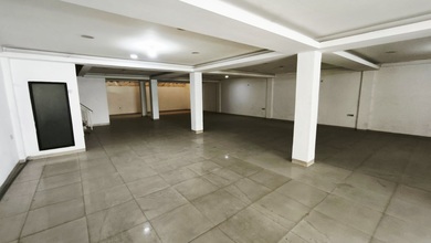 Ruko Gandeng Tiga Di Jalan Panjang, 620 M2, Strategis, Cocok Kantor, Showroom, Resto, Cafe