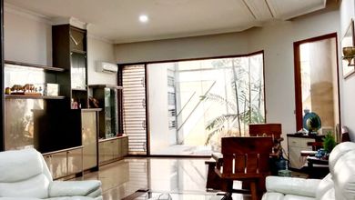 Rumah Strategis untuk Disewakan di Pluit, Jakarta Utara, Harga 980 Juta /tahun