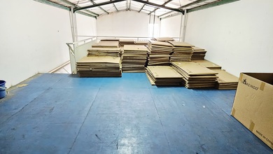 Gudang Sedayu Bizpark Daan Mogot, Murah, 6x20, Full Renov 3 Lantai, Rapi, Hadap Selatan, Siap Pakai