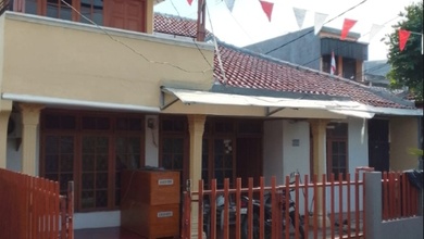 Rumah Dijual di Petukangan, Jakarta Selatan, LB 175m², Harga Terbaik!