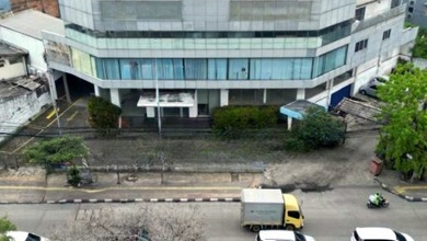 Gedung Ex Showroom 1.542M² Jl Gunung Sahari Hadap Barat