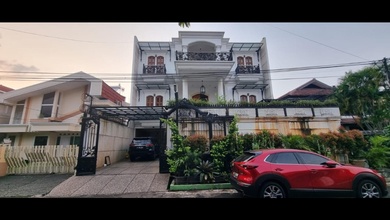 Hunian Elegan di Kedoya, Jakarta Barat, 5 Kamar Tidur, LT 322m²