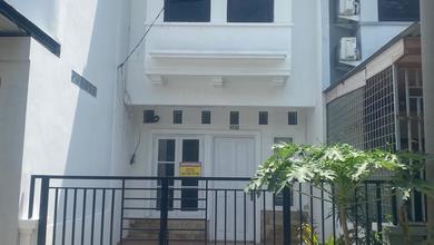 Disewakan Rumah Terjangkau di Taman Palem, Jakarta Barat, LT 75m²
