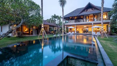 Luxury Villa 4 Bedroom Dekat Pantai di Cemagi Bali