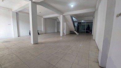 2 Ruko Gandeng, Lokasi Strategis, Jalan Lebar, Siap Pakai, Kemayoran, Jakarta Pusat