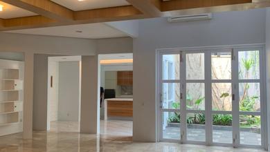 Rumah Siap Huni di Pondok Indah, Jakarta Selatan, LT 412m², Harga 58 Juta /bulan