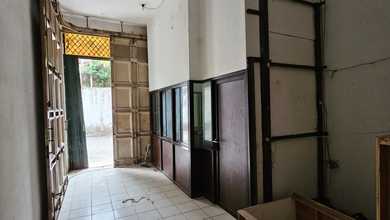 Ruko 4 Lantai Cocok Untuk Kantor Dan Gudang, Lokasi Pusat Belanja Dekat Blok A Dan Metro Tanah Abang