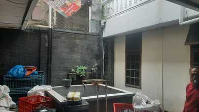Rumah Mewah di Bendungan Hilir, Jakarta Pusat, 12 Kamar Tidur, LT 379m²