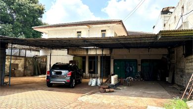 Rumah Mewah di Kedoya, Jakarta Barat, 5 KT, LT 742m²