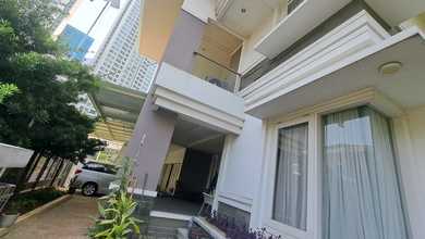 Rumah Mewah di Tanjung Duren, Jakarta Barat, 5 Kamar Tidur, LT 832m²