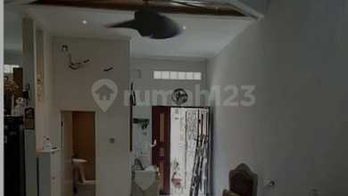 Rumah Prestisius di Kawasan Kedoya, Jakarta Barat, LB 270m², Harga 3 Miliar