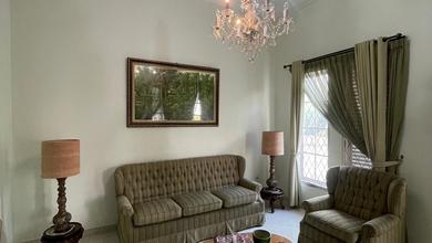 Kesempatan Langka, rumah Mewah di Cipayung, Jakarta Timur, LB 400m²