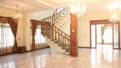 Hunian Mewah di Pulo Gadung, Jakarta Timur, 5 Kamar Tidur, LT 414m²
