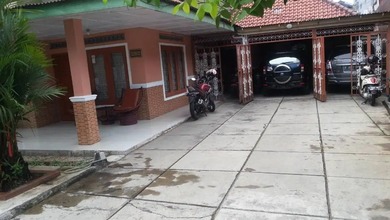 Rumah Prestisius di Kawasan Percetakan Negara, Jakarta Pusat, LB 300m², Harga 5,5 Miliar