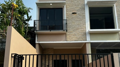 Kesempatan Rumah di Percetakan Negara, Jakarta Pusat, LB 106m², Harga 1,8 Miliar