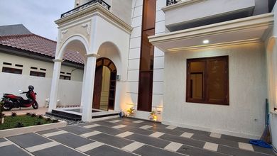 Hunian Mewah di Pondok Kelapa, Jakarta Timur, 5 KT, LT 215m²