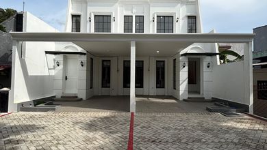 Penawaran Langka, rumah Mewah di Cempaka Mas, Jakarta Pusat, LB 130m²