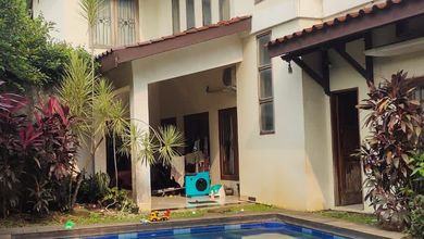 Kesempatan Eksklusif, rumah Prestisius di Ciputat, Tangerang Selatan, LB 550m²