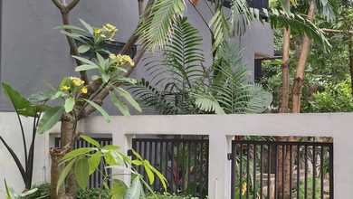 Hunian Elegan di Bintaro, Tangerang Selatan, 4 Kamar Tidur, LT 200m²