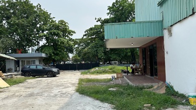 Gudang Sunter Jalan Raya untuk Show Room Sangat Bagus