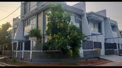 Kesempatan Eksklusif, rumah Mewah di Pulomas, Jakarta Timur, LB 250m²