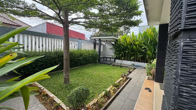 Penawaran Langka, rumah Prestisius di Depok II, Depok, LB 500m²