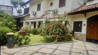 For Sale rumah Eksklusif di Cinere, Depok - LT 1024m²