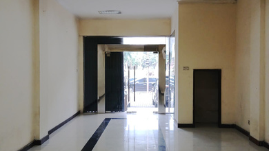 Disewakan Ruko 3 Lantai di Cipulir Kebayoran Lama, Jakarta Selatan