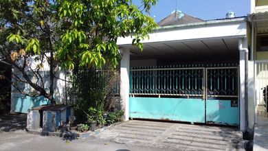 Rumah Mewah LT 200 m2, di Surabaya Kota, Surabaya