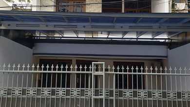 Rumah Sewa Nyaman Lokasi Kelapa Gading, Jakarta Utara, LB 180m²