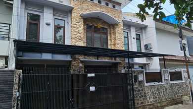 Rumah Modern di Puri Indah, Jakarta Barat, LT 200 m2