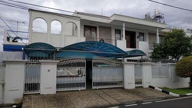 Rumah Eksklusif Luas 464 m2, area Pulomas, Jakarta Timur