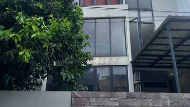 Rumah Mewah di Kayu Putih, Jakarta Timur, 5 KT, LT 320m²