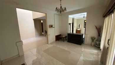 Dijual rumah Eksklusif di Grand Wisata, Bekasi - LT 300m²