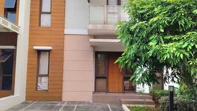 Dijual Rumah Nyaman di Summarecon Bekasi, Bekasi - LT 104m²