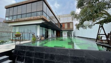 Rumah Prestisius di Kawasan Padalarang, Bandung, LB 700m², Harga 11,5 Miliar