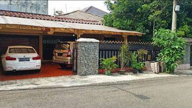 Rumah Premium Luas 402 Jual area Gudang Peluru, Jakarta Selatan