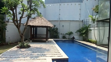 Jual Rumah Cantik Luas 685 m2 area Cipete, Jakarta Selatan