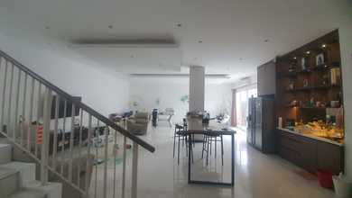 For Sale rumah Premium di Cakung, Jakarta Timur - LT 240m²