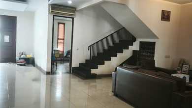 Hunian Elegan di Kelapa Gading, Jakarta Utara, 5 Kamar Tidur, LT 220m²