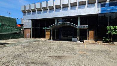 JUAL CEPATT....GEDUNG EX SHOWROOM PINGGIR JALAN RAYA DANAU SUNTER BARAT
