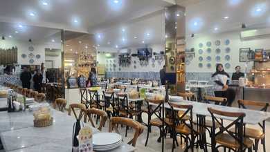 Tanah Dengan Bangunan Di Area Komersil Menteng