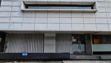 Ruko Gandeng Hadap Jalan Raya Pusat Kuliner di Sunter