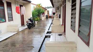 DIJUAL murah kontrakan 30 pintu dan 7  kios terisi full di Jl bambu kuning rawa lumbu bekasi 