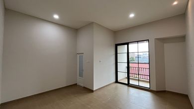 Rumah Area Luxury Tomang, Jakarta Barat - Harga Menarik 3,5 Miliar