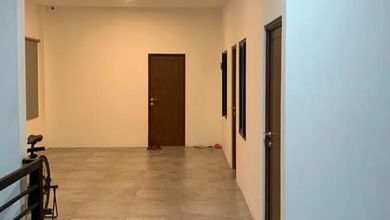 Jual Ruko Gandeng Ada Lift Barang Jalan Lebar Siap Pkai