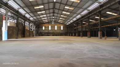 Disewa Gudang di Kav.dpr, Blok C, Kec. Cipondoh, Tangerang Kotalt 2.400 M², LB 1.900 M